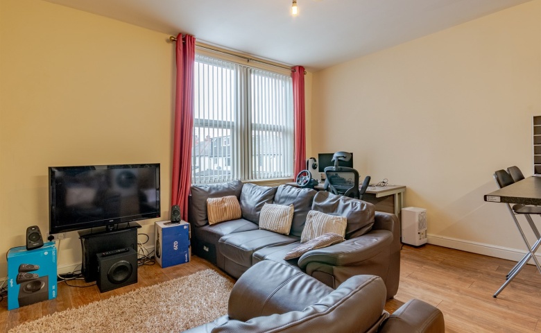 8 Roman View, Roundhay