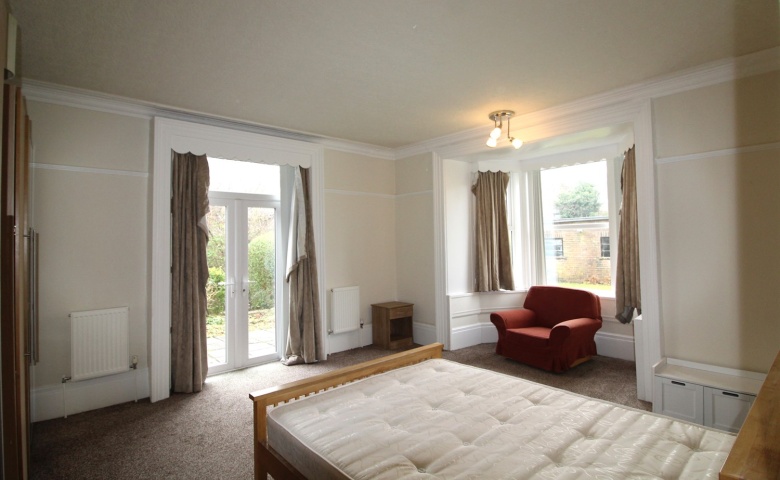 4 Cliff Road, Leeds