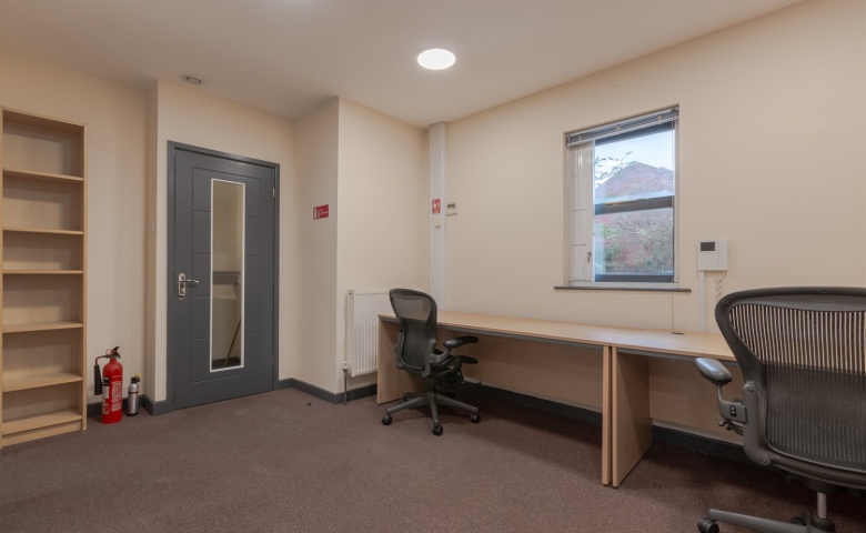 9 Charles Street, Farsley, Leeds, LS28 5JW