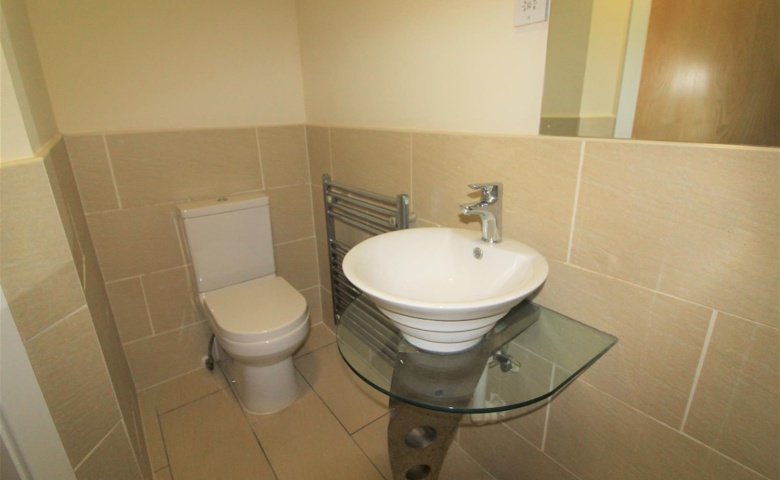 Ahlux House, Leeds