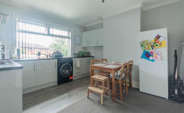 74 Crossgates Road, Leeds