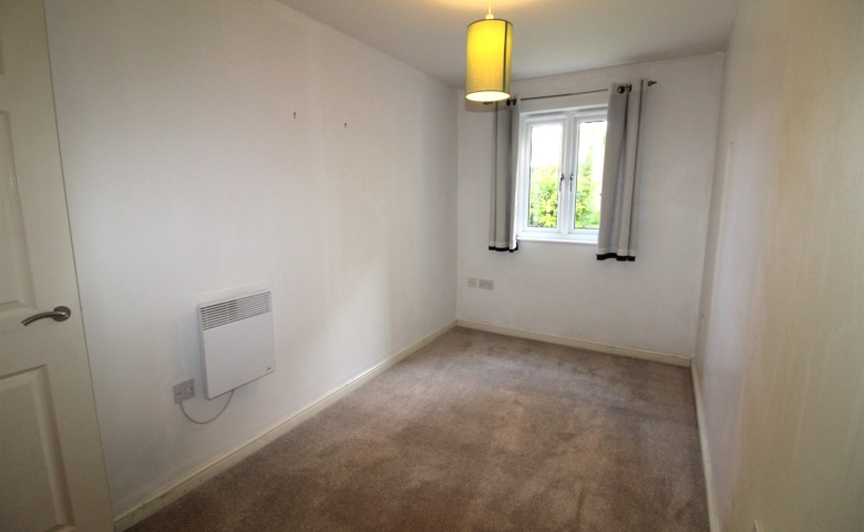Earls Court, King Lane, Moortown