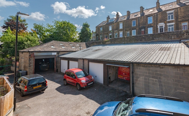 118-122 Town Street, Farsley, LS28 5LF