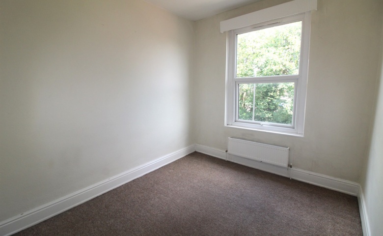 Claremont View, Oulton