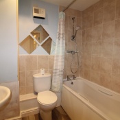 Earls Court, King Lane, Moortown