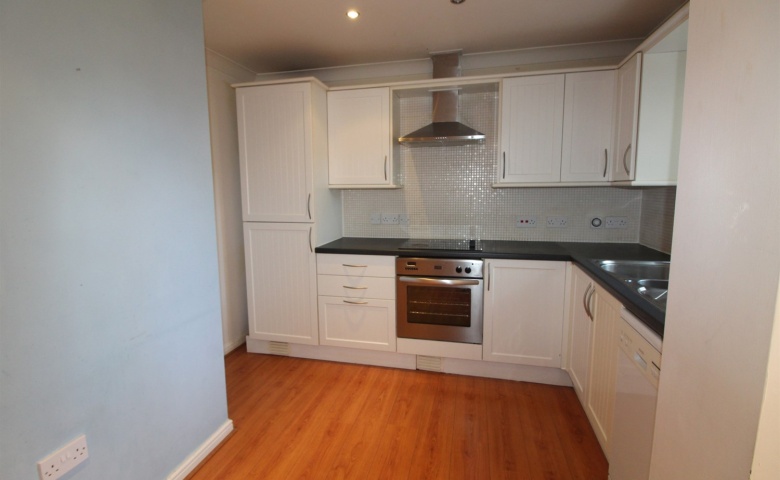 Earls Court, King Lane, Moortown