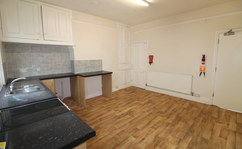 Claremont View, Oulton