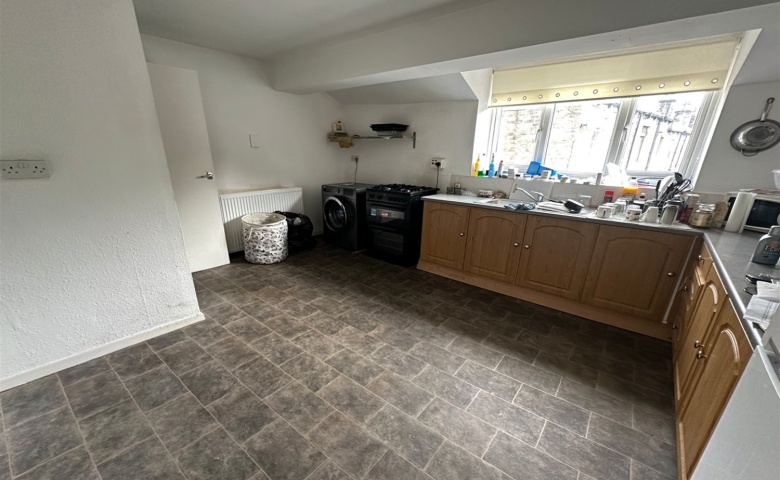 118-122 Town Street, Farsley, LS28 5LF