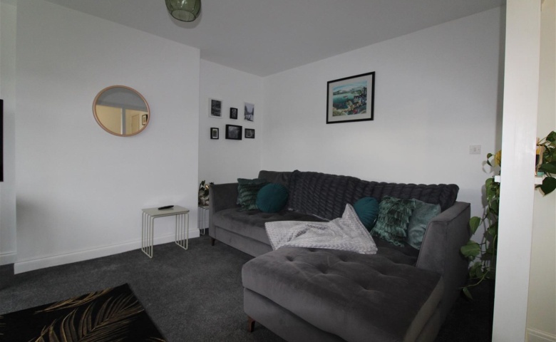 Redesdale Gardens, Adel, LS16