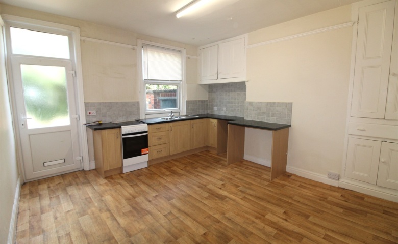 Claremont View, Oulton