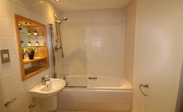 Regents Quay, Bowman Lane, Leeds