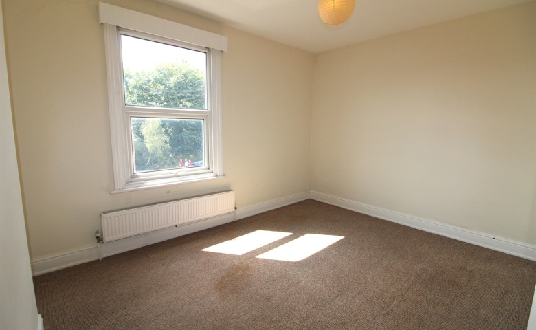 Claremont View, Oulton