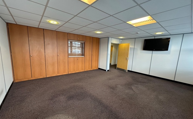 Ground Floor Rear Suite, Station Road, LS18