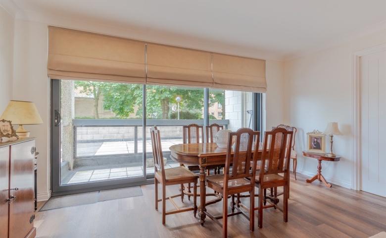 Lakeview Court, Roundhay