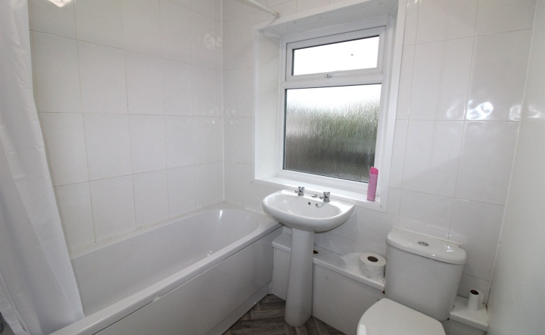 Broadgate Lane, LS18