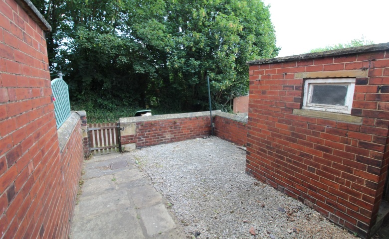 Claremont View, Oulton