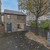 9 Charles Street, Farsley, Leeds, LS28 5JW