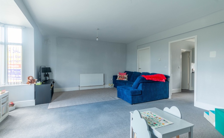 74 Crossgates Road, Leeds