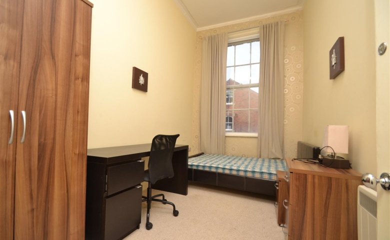 Hanover Square, LS3