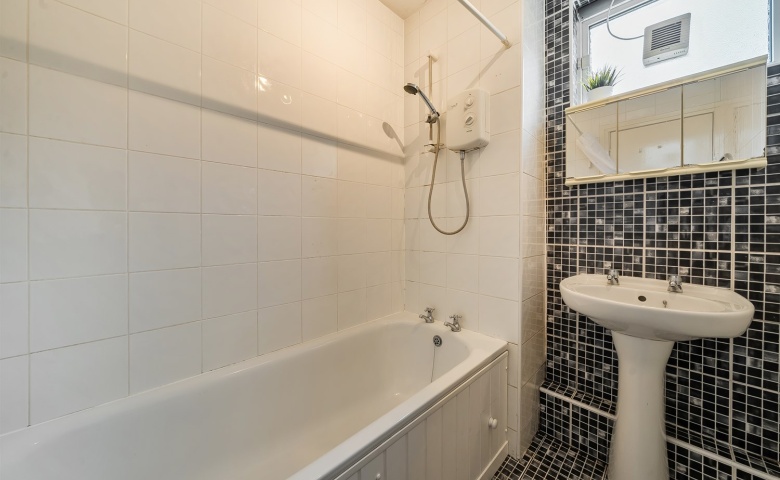 Foxhill Court, Weetwood