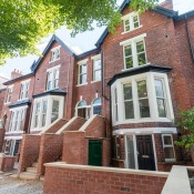 Oakwood Avenue, Oakwood
