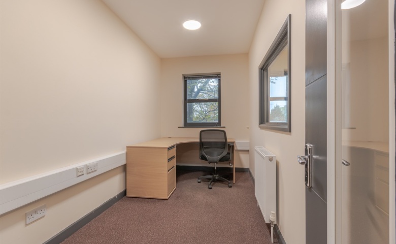 9 Charles Street, Farsley, Leeds, LS28 5JW