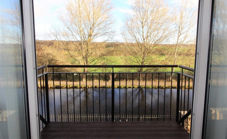 Narrowboat Wharf, LS13