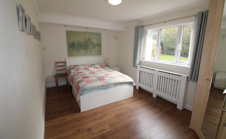Russell Court, Bardsey