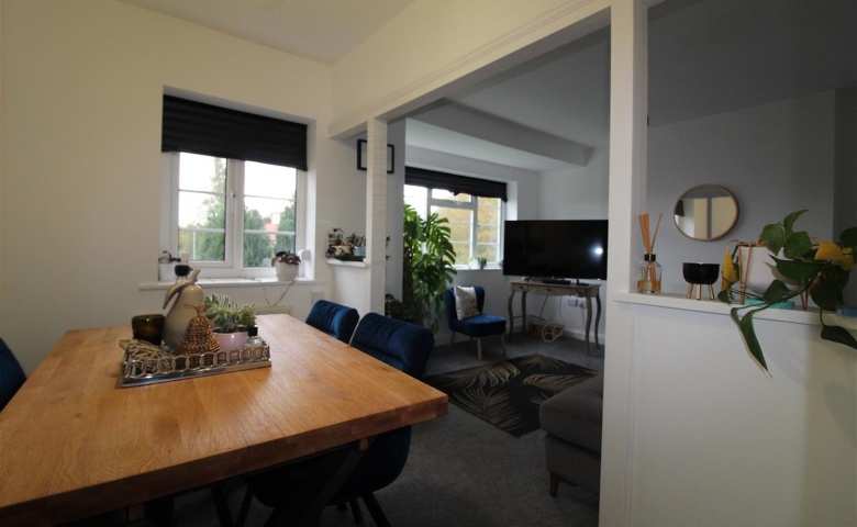 Redesdale Gardens, Adel, LS16