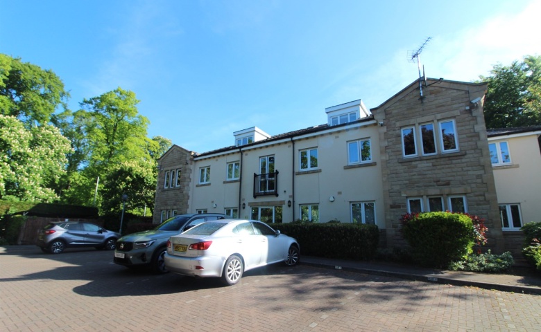 Earls Court, King Lane, Moortown