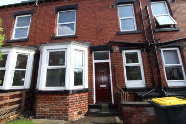 Trelawn Street, Headingley, LS6