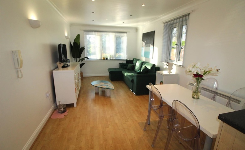 105 King Lane, leeds