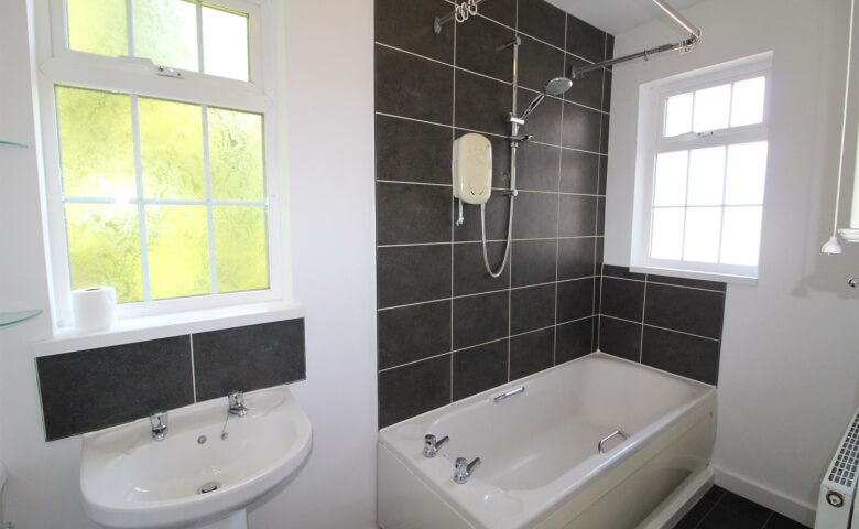 Yarm Cottage, Holywell Lane, Shadwell