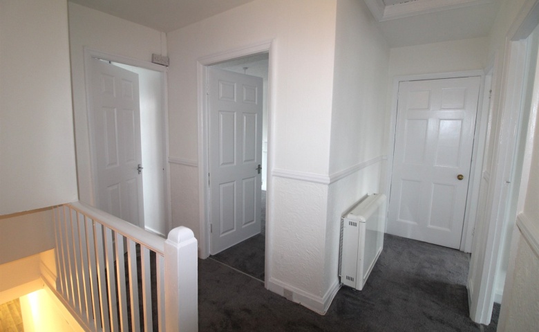 Broadgate Lane, LS18