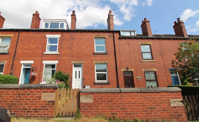 Claremont View, Oulton