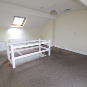 Claremont View, Oulton