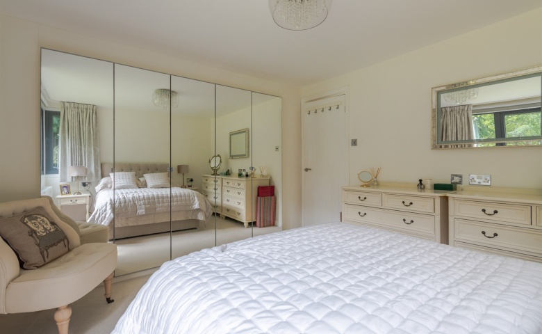 Lakeview Court, Roundhay