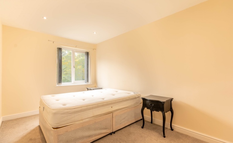 Iveson Drive, Cookridge