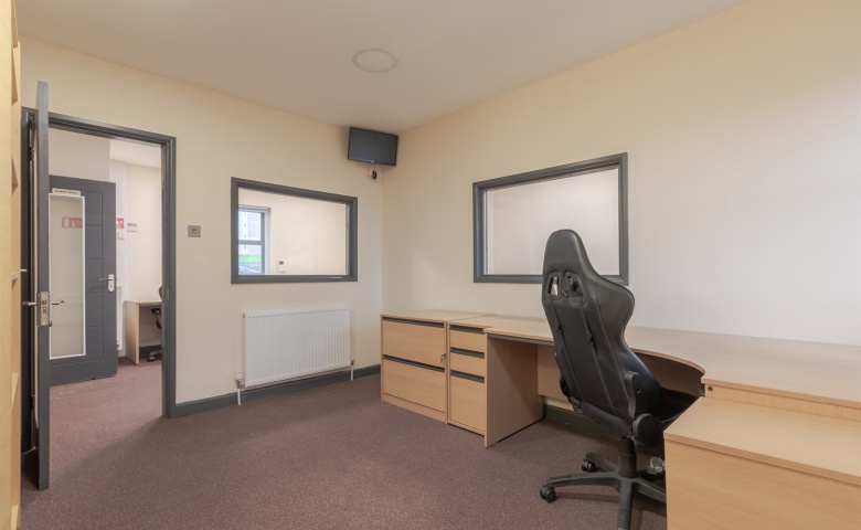 9 Charles Street, Farsley, Leeds, LS28 5JW