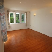 Earls Court, King Lane, Moortown