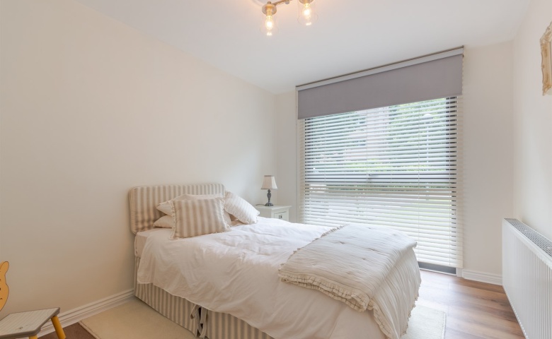 Lakeview Court, Roundhay