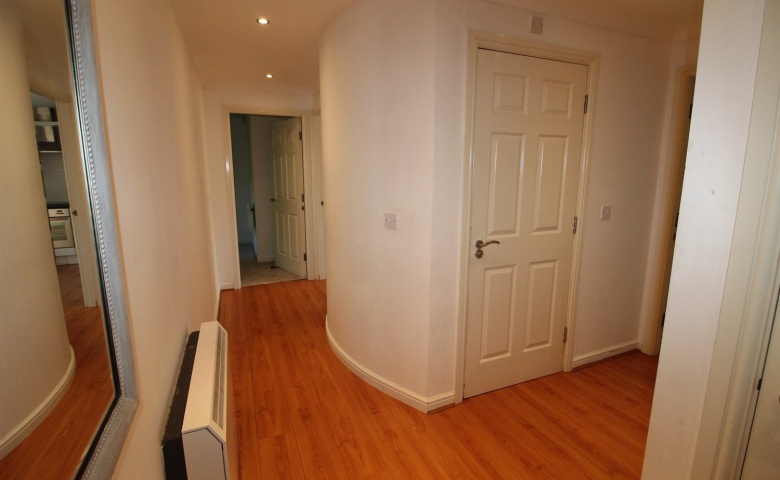 Earls Court, King Lane, Moortown