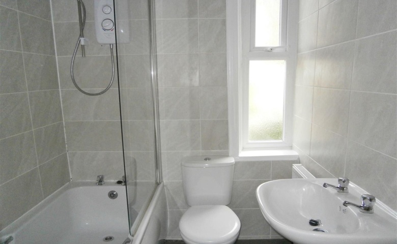 Butts Terrace, LS20