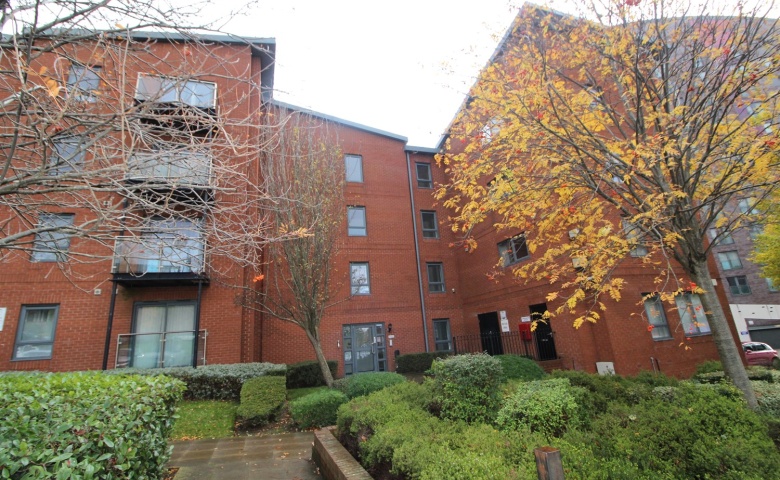 99 Bouverie Court, Leeds