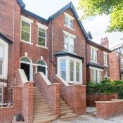 Oakwood Avenue, Oakwood
