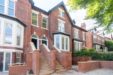 Oakwood Avenue, Oakwood