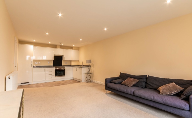 Iveson Drive, Cookridge