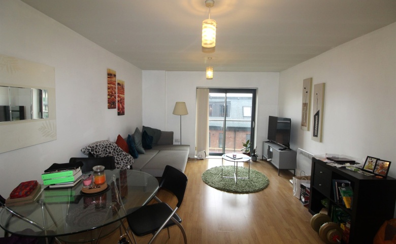 99 Bouverie Court, Leeds