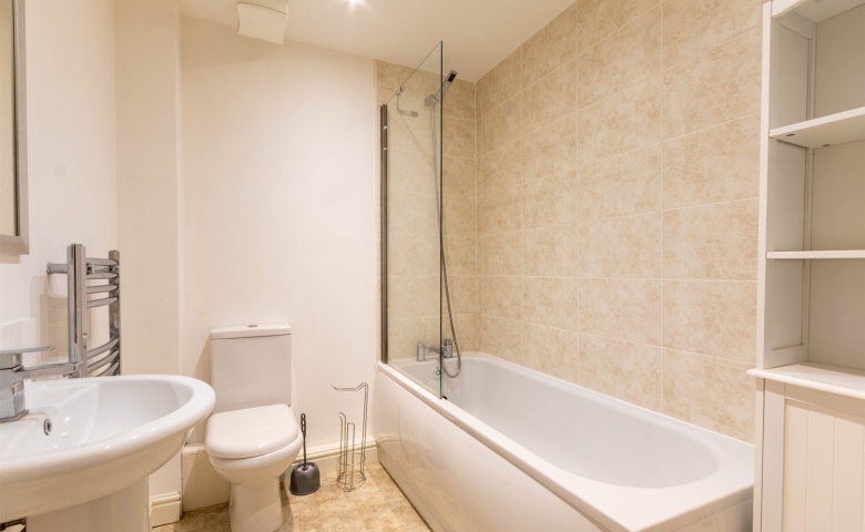 Iveson Drive, Cookridge