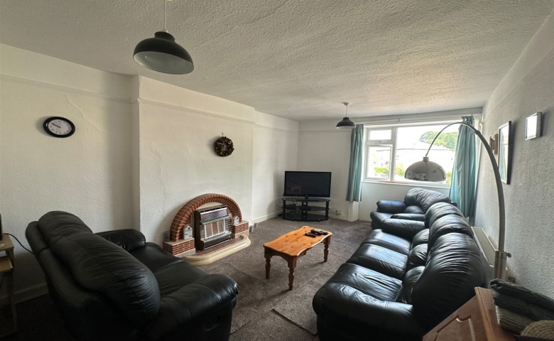 118-122 Town Street, Farsley, LS28 5LF